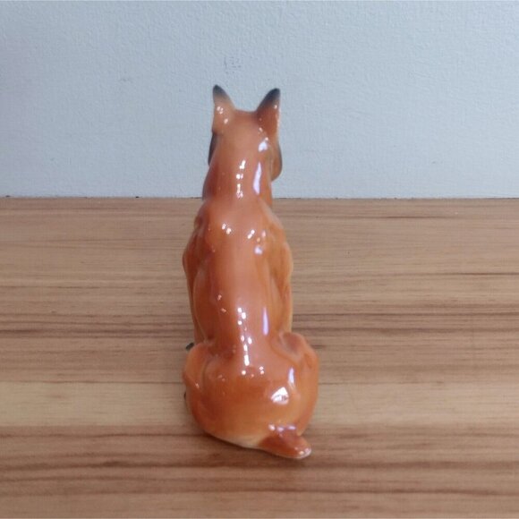 Vintage Glazed Porcelain Boxer Sitting Dog Figurine Unmarked 3.5" - Picture 2 of 7